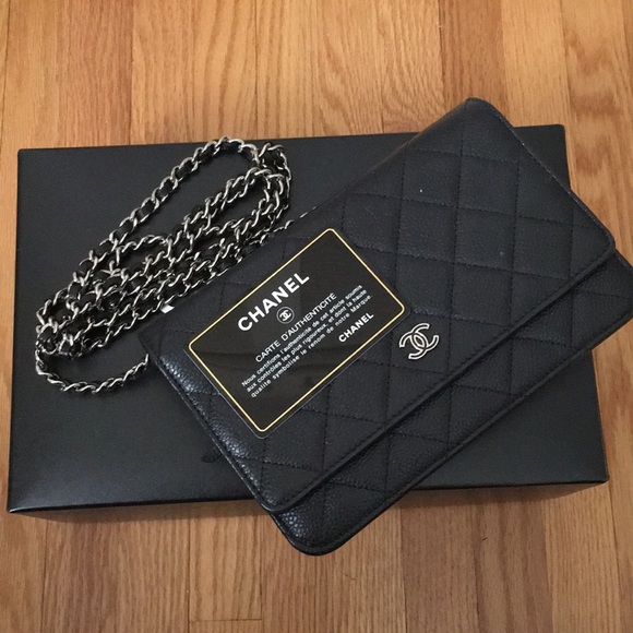 CHANEL Other - Chanel wallet on chain